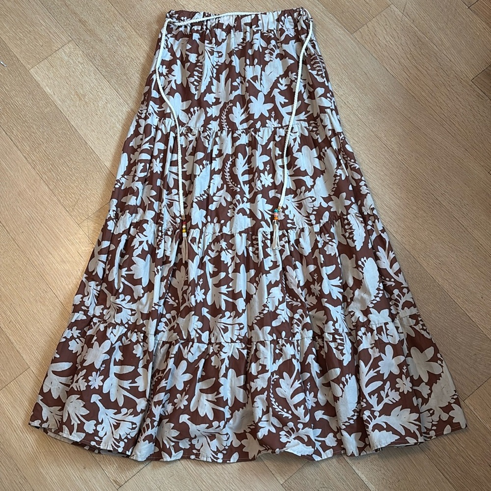 Italian floral maxi skirt - size small